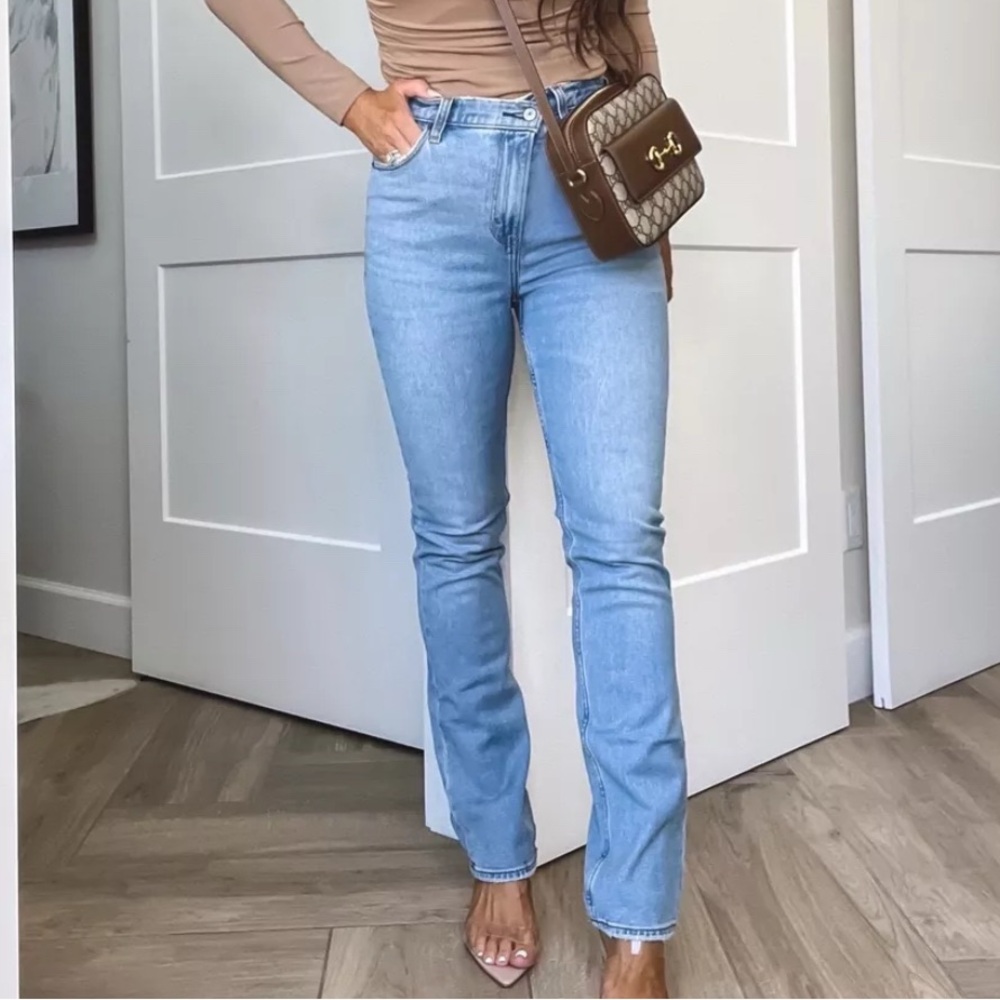 Abercrombie The 90’s Slim Straight Ultra High Rise Denim